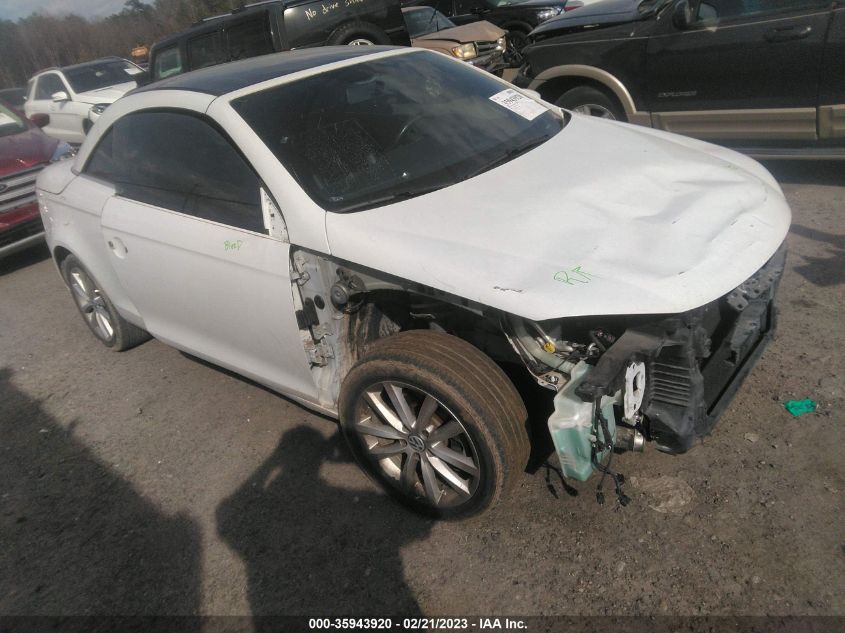 2015 VOLKSWAGEN EOS KOMFORT - WVWBW8AH9FV003632