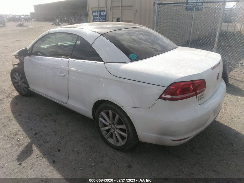 2015 VOLKSWAGEN EOS KOMFORT - WVWBW8AH9FV003632