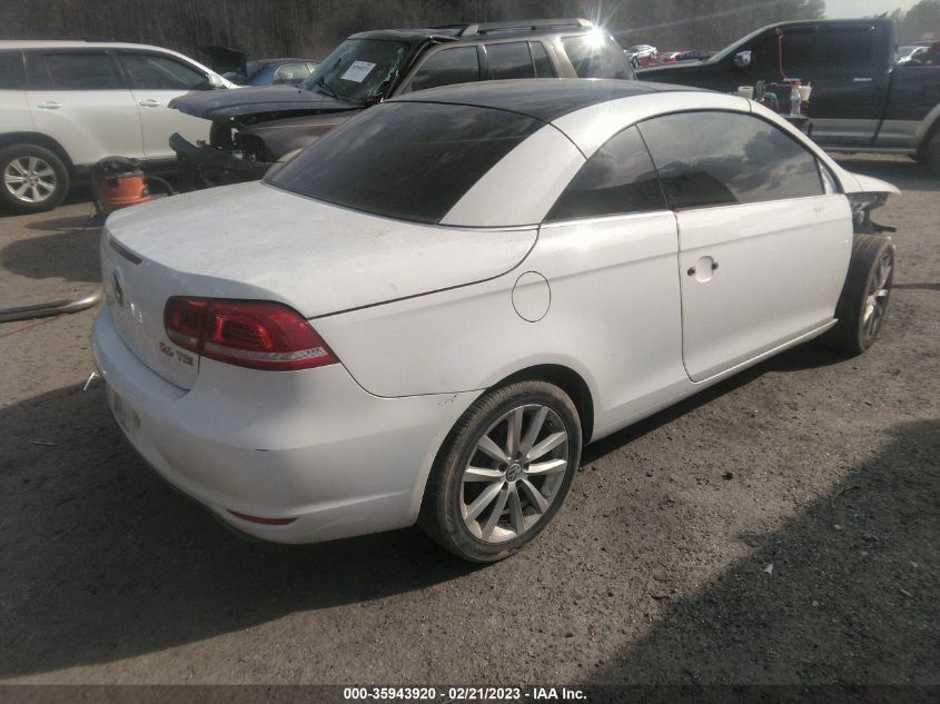 2015 VOLKSWAGEN EOS KOMFORT - WVWBW8AH9FV003632