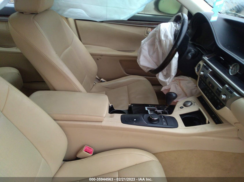 Image 5 of 2015 LEXUS ES 350  salvage vehicle - Lot #35944563 at IAAI