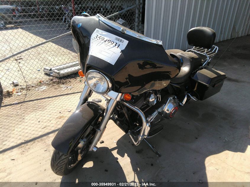 2011 HARLEY-DAVIDSON FLHX - 1HD1KBM14BB631790