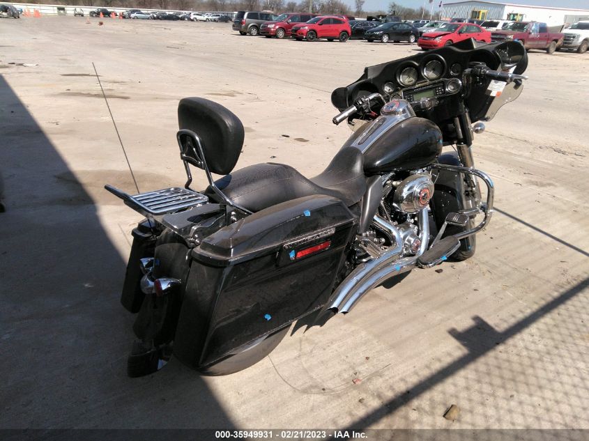 2011 HARLEY-DAVIDSON FLHX - 1HD1KBM14BB631790