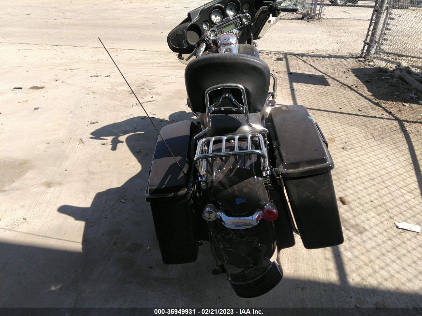 2011 HARLEY-DAVIDSON FLHX - 1HD1KBM14BB631790