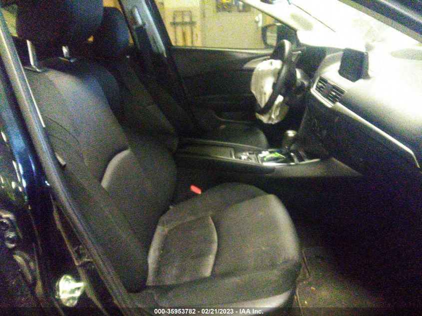2018 MAZDA MAZDA3 4-DOOR SPORT 3MZBN1U76JM166090