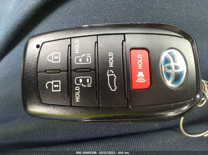 2022 TOYOTA SIENNA XLE - 5TDJRKEC5NS103766