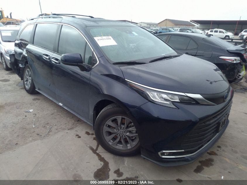 2022 TOYOTA SIENNA XLE - 5TDJRKEC5NS103766