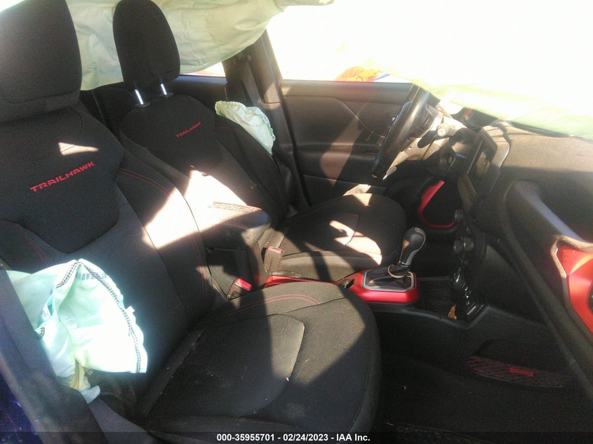 VIN ZACNJBC14KPJ96148 2019 JEEP RENEGADE TRAILHAWK