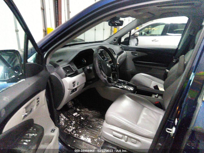 2019 HONDA PILOT TOURING 7-PASSENGER - 5FNYF6H60KB064525