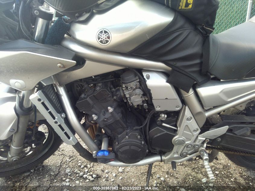 2005 YAMAHA FZS10 JYARN07Y95A001777