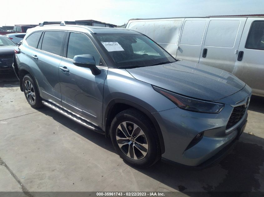 2022 TOYOTA HIGHLANDER XLE - 5TDGZRAH3NS112275