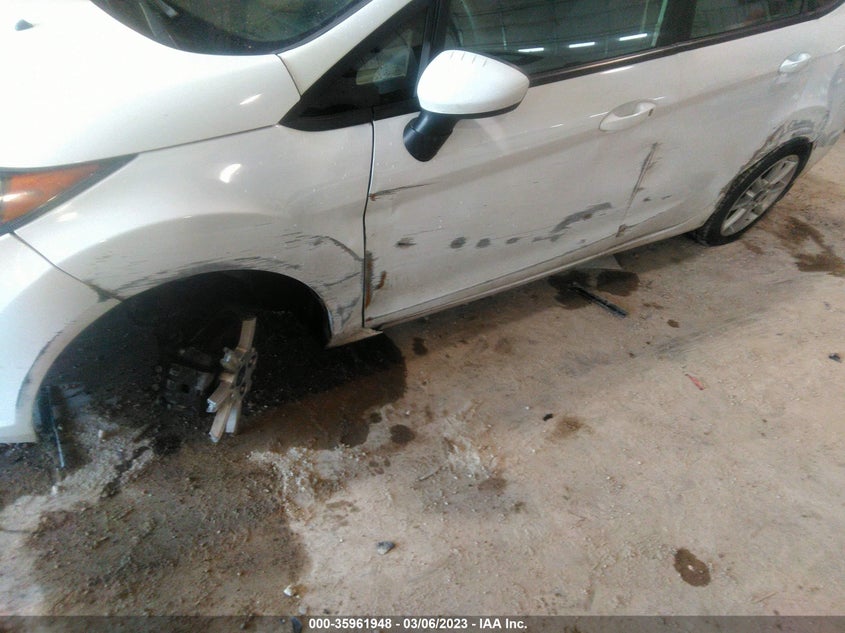 VIN 3FADP4BJ6KM123401 2019 FORD FIESTA SE