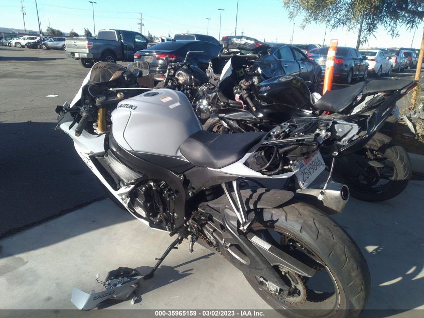 2022 SUZUKI GSX-R750 - JS1GR7MA7N7100928