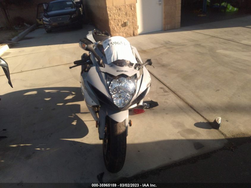2022 SUZUKI GSX-R750 - JS1GR7MA7N7100928