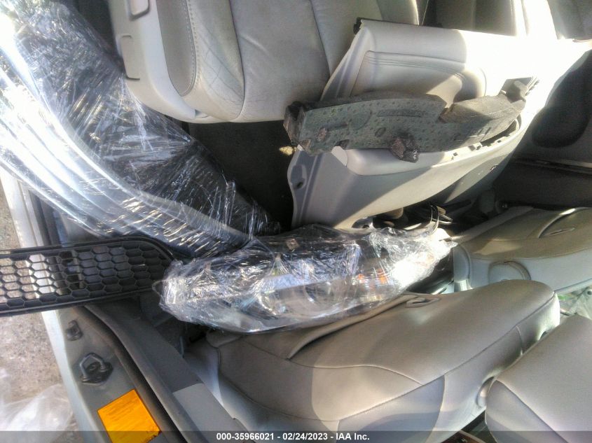 5TDYK3DC7CS247021 2012 TOYOTA SIENNA, photo no. 12