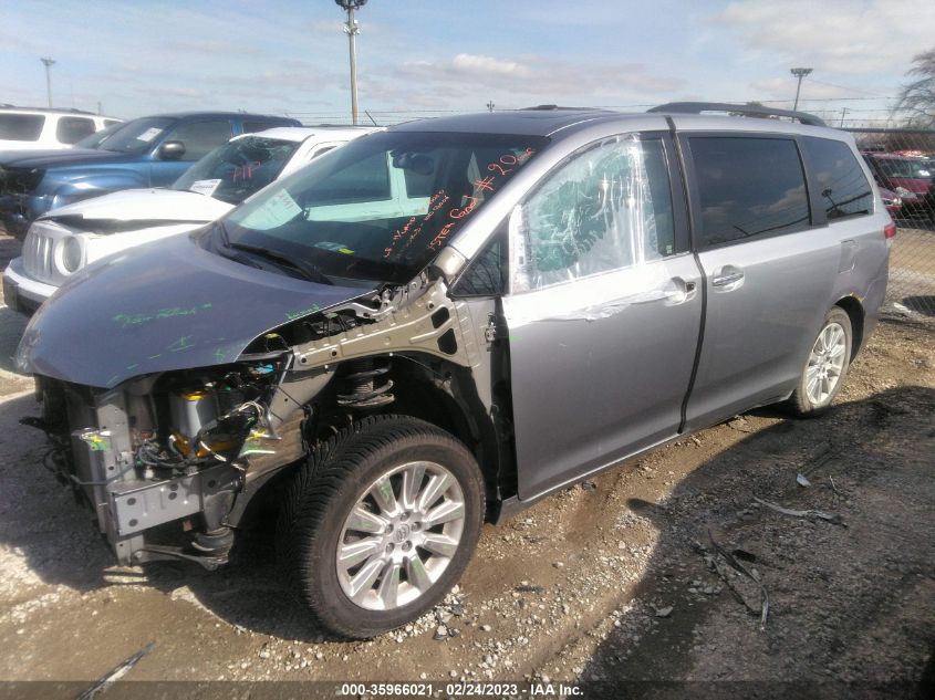 5TDYK3DC7CS247021 2012 TOYOTA SIENNA, photo no. 2