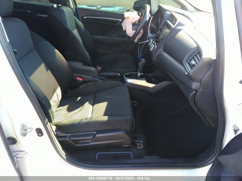 VIN 3HGGK5H48JM733748 2018 HONDA FIT LX