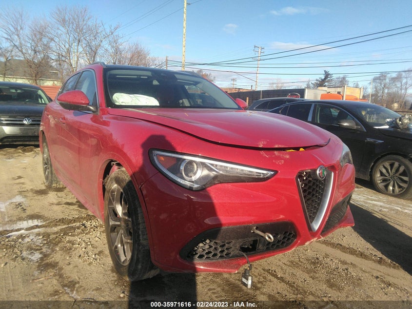 VIN ZASPAKBN4L7C85210 2020 ALFA ROMEO STELVIO TI