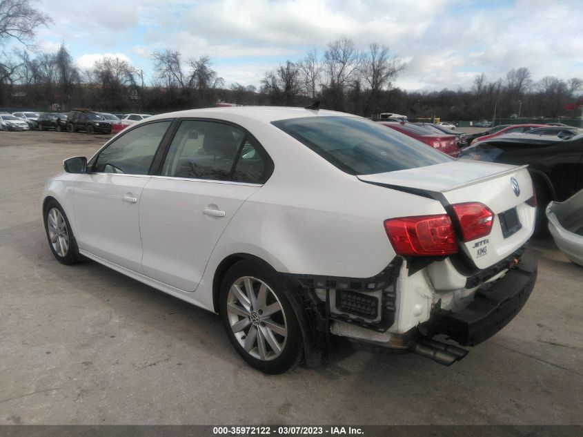 2014 VOLKSWAGEN JETTA SEDAN TDI W/PREMIUM/NAV - 3VWLL7AJ4EM359812