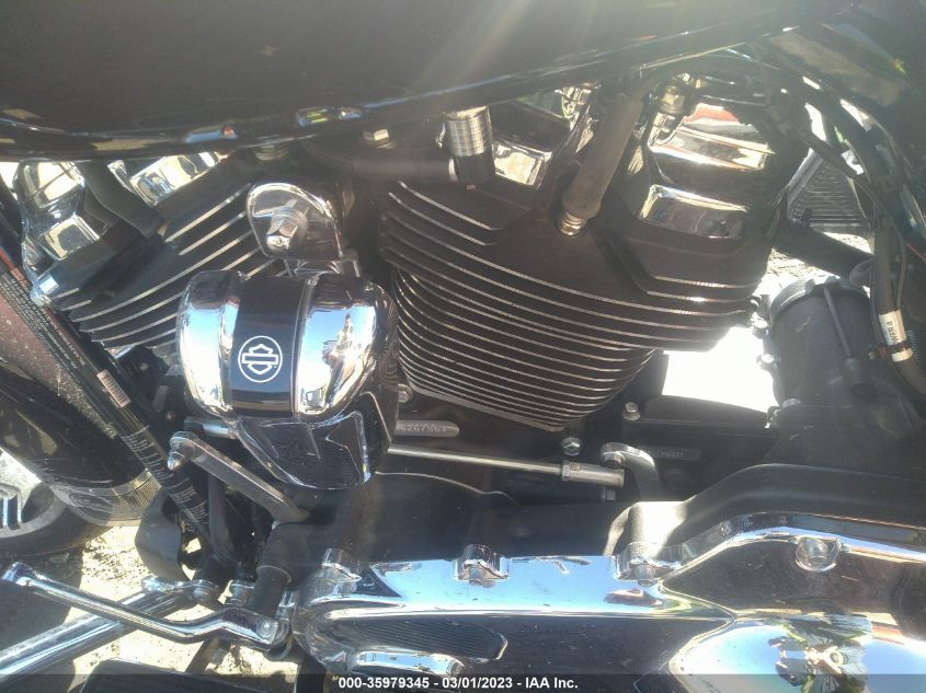 2022 HARLEY-DAVIDSON FLHR - 1HD1FBC17NB626786