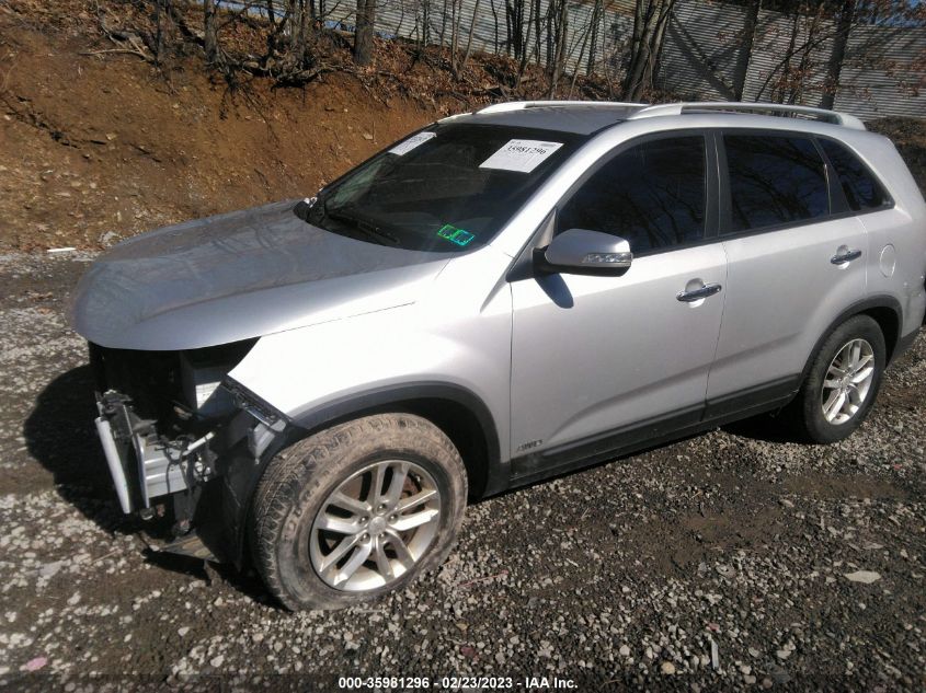 2014 KIA SORENTO LX - 5XYKTCA66EG476419