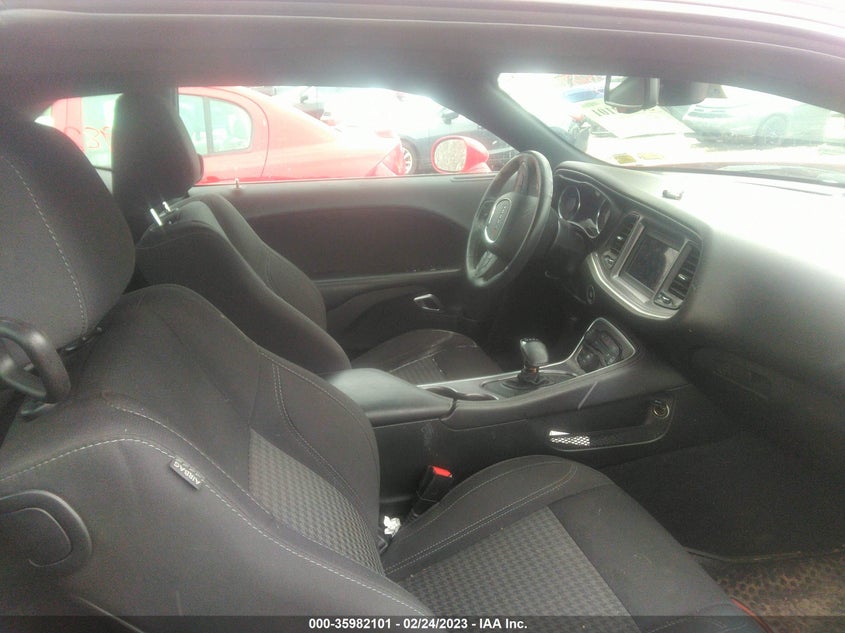 VIN 2C3CDZGG8KH574986 2019 DODGE CHALLENGER SXT