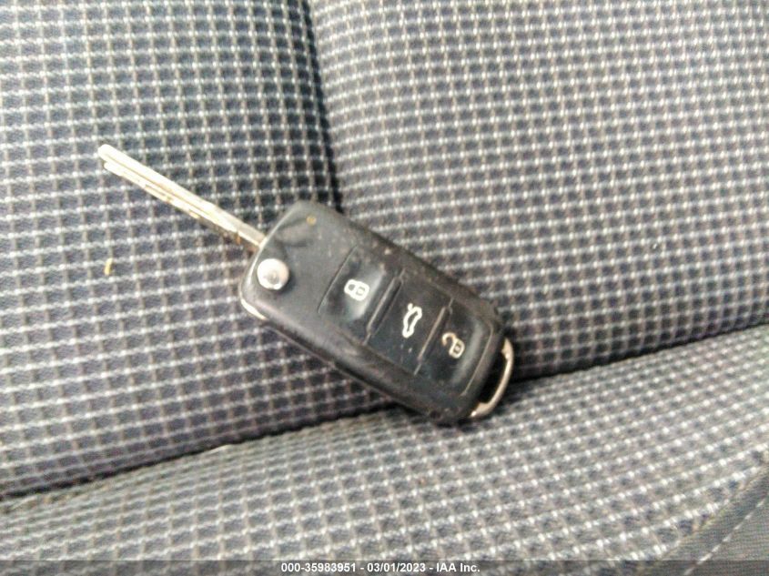 2013 VOLKSWAGEN GOLF W/CONV & SUNROOF - WVWDB7AJ5DW135375