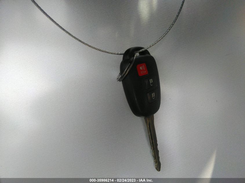 2014 TOYOTA RAV4 LE - JTMZFREV7EJ019399
