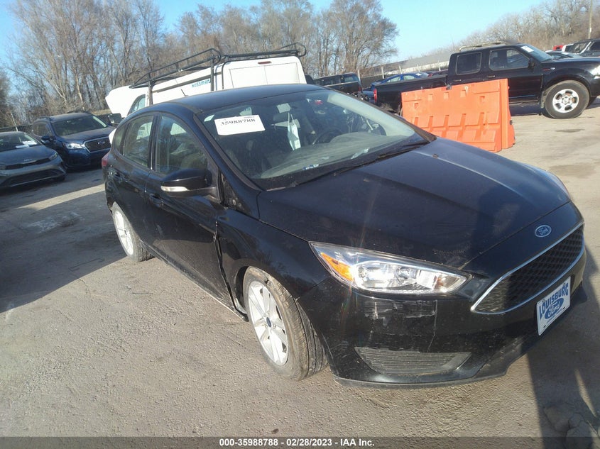 VIN 1FADP3K29JL235967 2018 FORD FOCUS SE