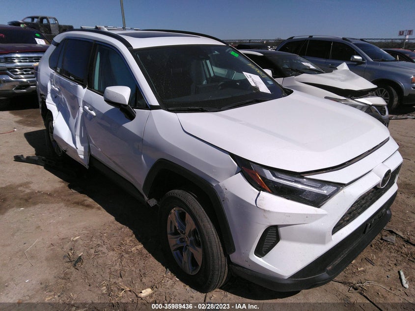 VIN 2T3W1RFV4NC174804 2022 TOYOTA RAV4 XLE