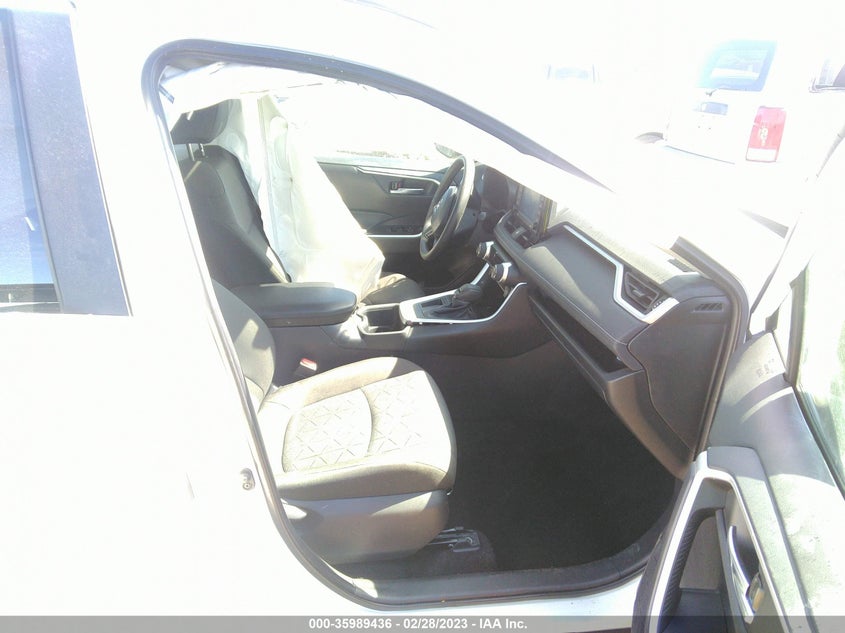 VIN 2T3W1RFV4NC174804 2022 TOYOTA RAV4 XLE