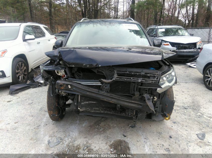 2013 VOLKSWAGEN TIGUAN SE W/SUNROOF & NAV - WVGAV7AX1DW554611