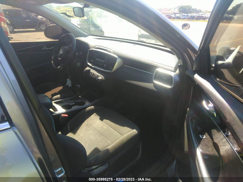2017 KIA SORENTO L - 5XYPG4A39HG210211