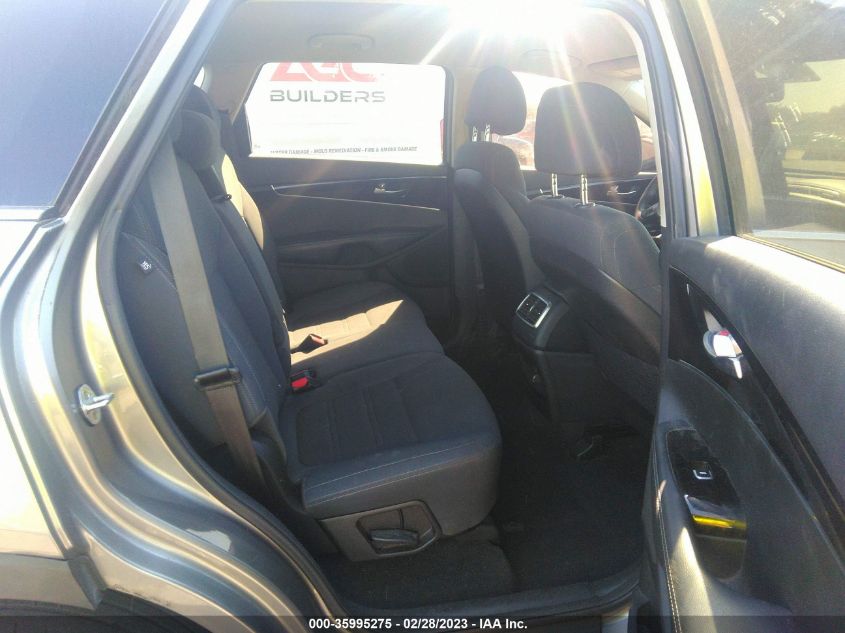2017 KIA SORENTO L - 5XYPG4A39HG210211
