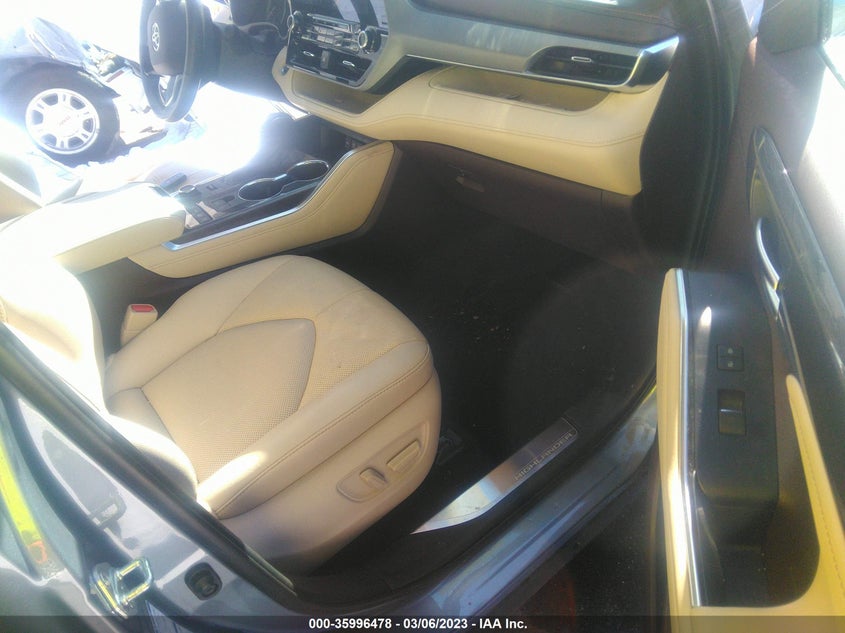 VIN 5TDFZRBH9MS085026 2021 TOYOTA HIGHLANDER PLATINUM
