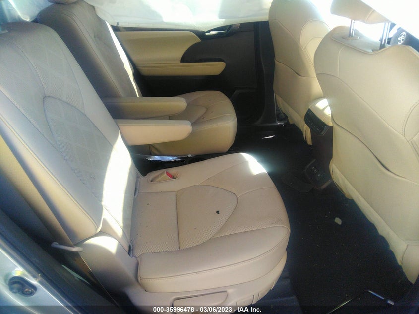 VIN 5TDFZRBH9MS085026 2021 TOYOTA HIGHLANDER PLATINUM