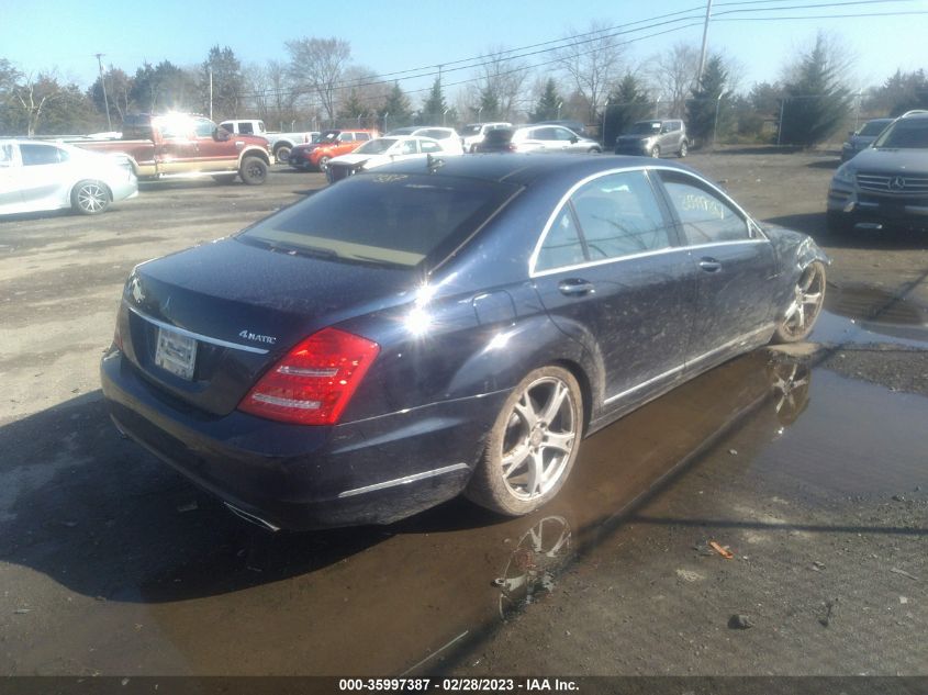 2013 MERCEDES-BENZ S-CLASS S 550 - WDDNG9EB9DA525449