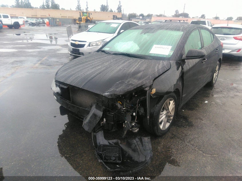 VIN 5NPD84LF3KH458588 2019 HYUNDAI ELANTRA SEL