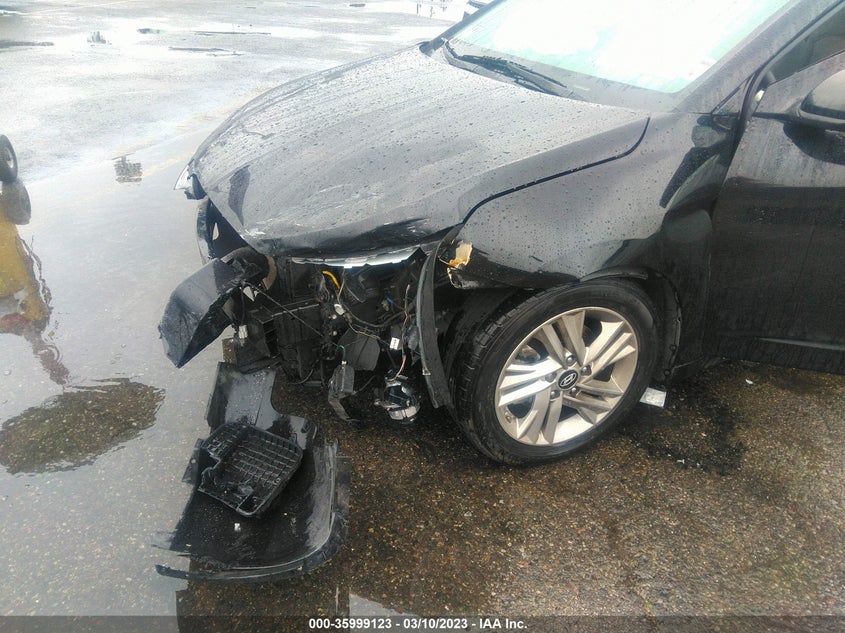 VIN 5NPD84LF3KH458588 2019 HYUNDAI ELANTRA SEL