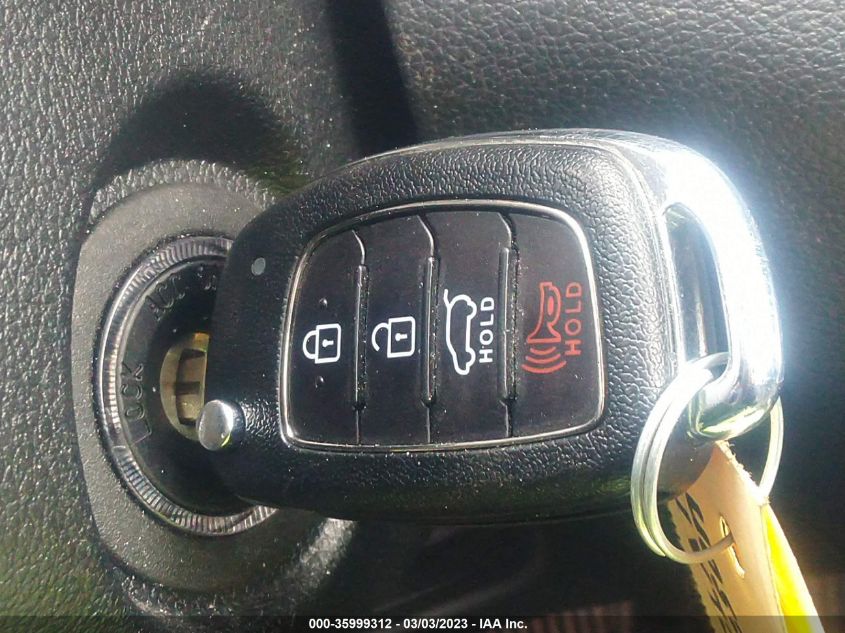2019 HYUNDAI TUCSON SE - KM8J2CA41KU079929