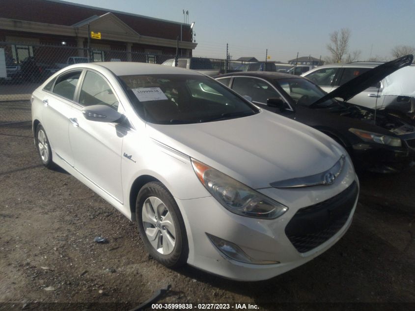 2013 HYUNDAI SONATA HYBRID - KMHEC4A45DA077934