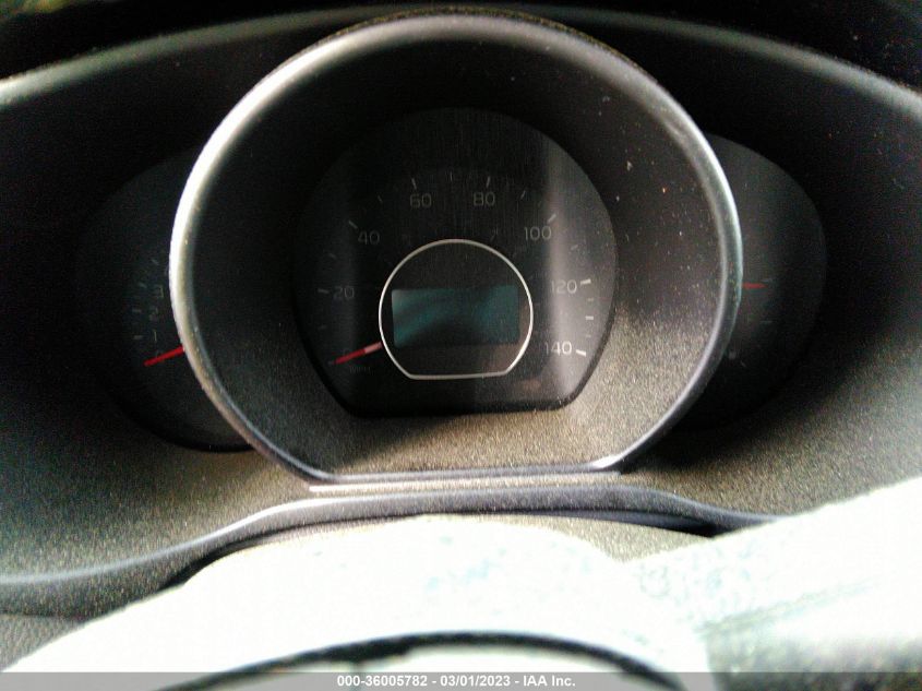 2015 KIA SOUL + - KNDJP3A52F7113721