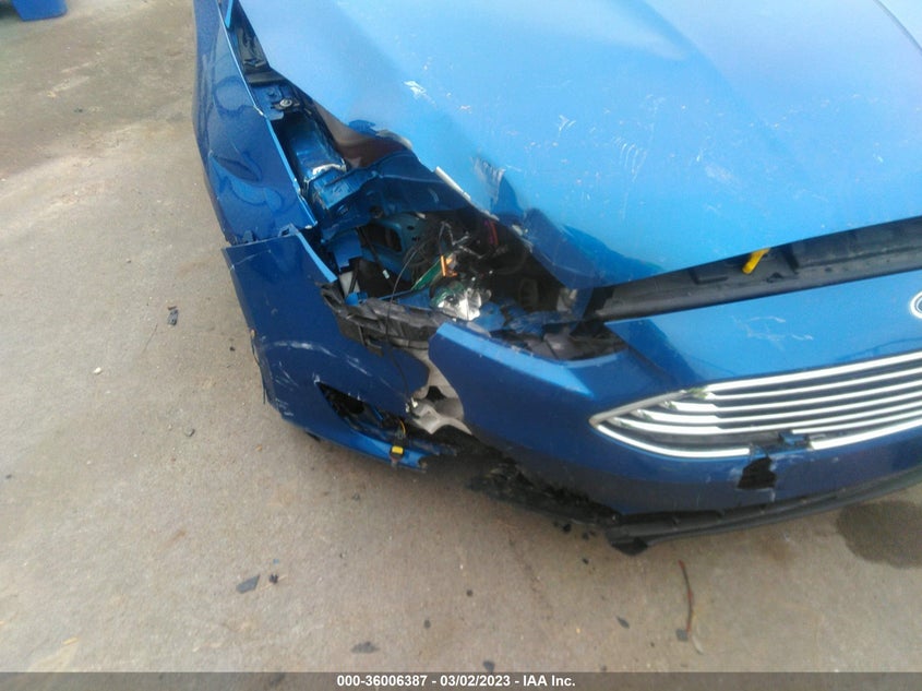 VIN 1FADP3N26JL216854 2018 FORD FOCUS TITANIUM