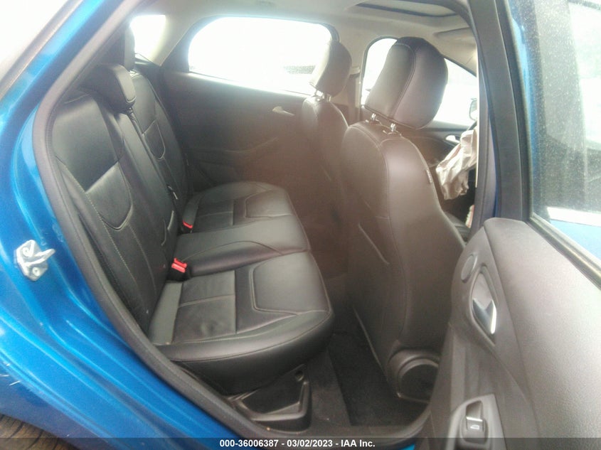 VIN 1FADP3N26JL216854 2018 FORD FOCUS TITANIUM