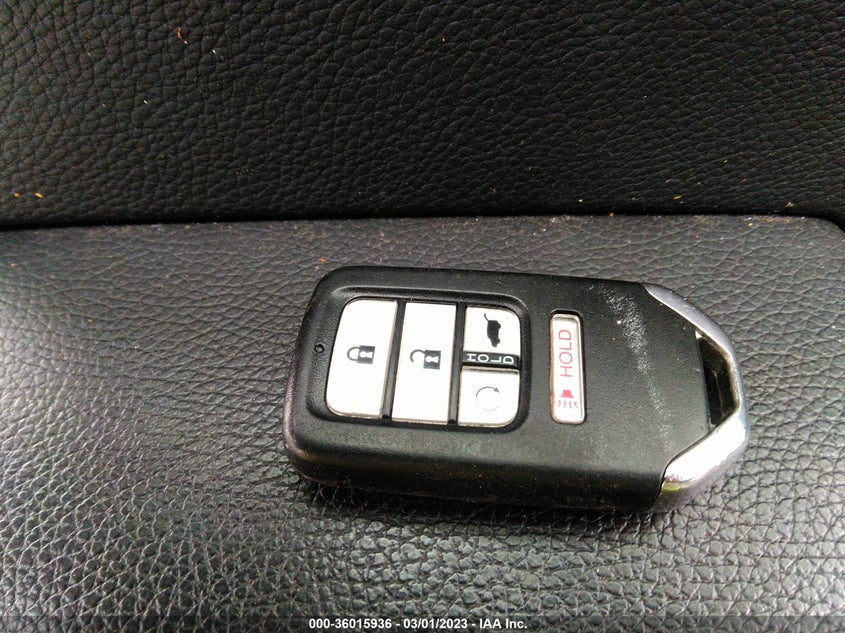 VIN 5FNYF5H61KB015554 2019 HONDA PILOT TOURING 7-PASSENGER