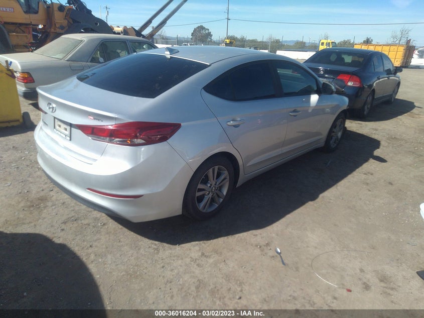 VIN 5NPD84LF0HH028140 2017 HYUNDAI ELANTRA SE