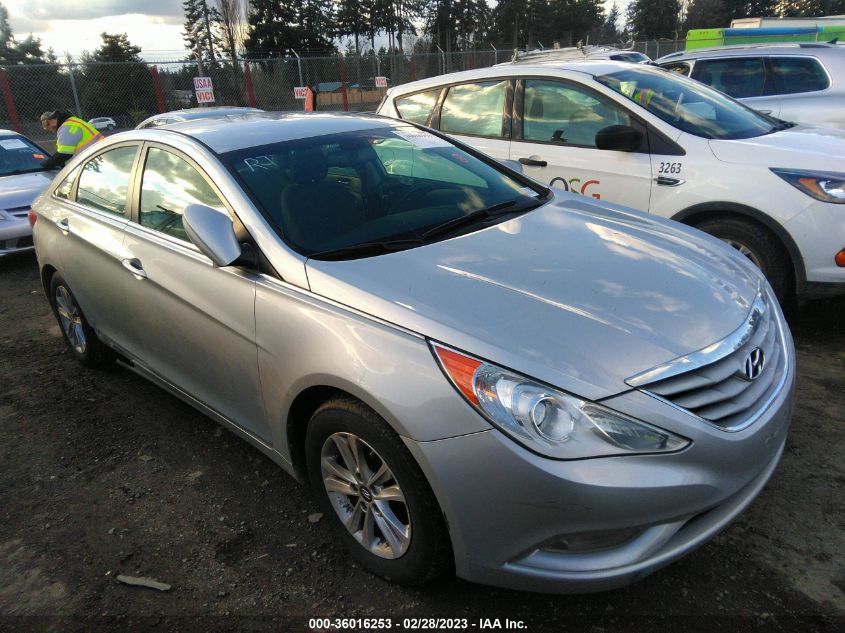 VIN 5NPEB4ACXDH696617 2013 HYUNDAI SONATA no.1