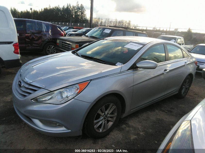 VIN 5NPEB4ACXDH696617 2013 HYUNDAI SONATA no.2