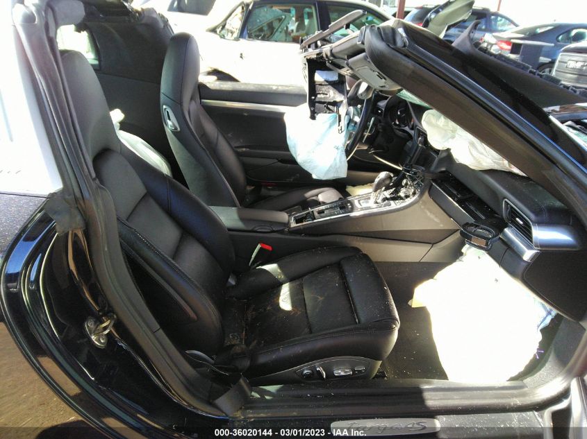 2016 PORSCHE 911 4S/4 GTS - WP0BB2A97GS136202