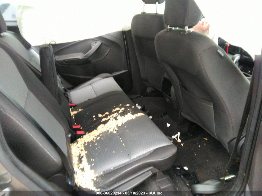 VIN 1FMCU9GD9JUA21997 2018 FORD ESCAPE SE