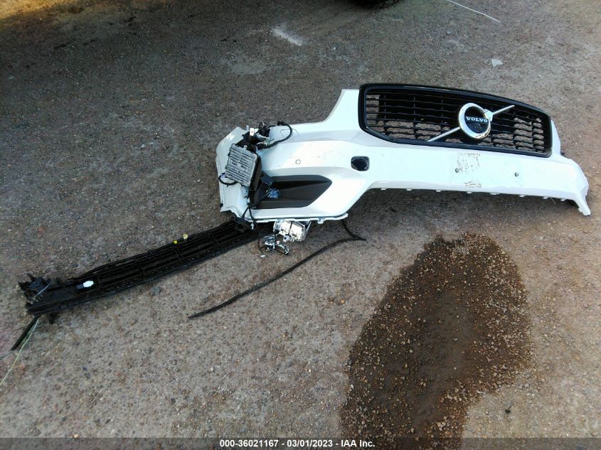 2022 VOLVO XC40 R-DESIGN YV4162UM3N2681789